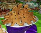 Volledige plaat van peperkoek man cookies