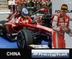 Fernando Alonso viert zijn overwinning in de Chinese Grand Prix 2013