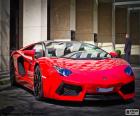 Lamborghini Aventador is een twee-deurs coupe tweezitter supercar