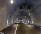 Binnenkant van een tunnel weg