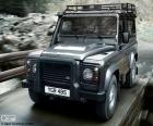 De Land Rover Defender is een four-wheel-drive off-road utility voertuig ontwikkeld door Land Rover