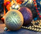 Twee elegante ballen Kerstmis