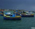 Vissersboten afgemeerd in de haven Marsaxlokk, Malta