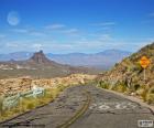 Semi-woestijn landschap van de beroemde Route 66 door Arizona State