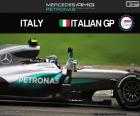 Nico Rosberg viert zijn zevende overwinning van het seizoen op de Grand Prix van Italië 2016