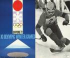 Logo en een beeld van de Olympische Winterspelen 1972 in Sapporo, Japan. Waar deelgenomen 1006 atleten uit 35 verschillende landen