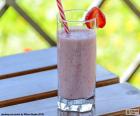 Glas met een shake aardbei verfrissende, ideaal voor de zomer