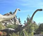 De Brachiosaurus waren grote, plantenetende dinosaurussen, met een lichaam van groot formaat, een zeer lange nek en een kleine kop