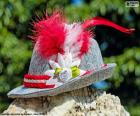 Grey voelde Beierse hoed met haar traditionele decoraties