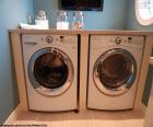Wasmachine en droger twee toestellen gebruikt in de meeste huizen