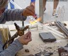 Glassmaker werken. Ambachtsman maken van glas cijfers