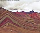 Vinicunca of Winikunka, is een berg in Peru op een hoogte van 5.200 meter boven de zeespiegel