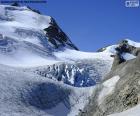 Stein Glacier ligt in de Zwitserse Alpen