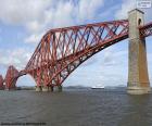 De Forth Bridge is een grote stalen spoorbrug die de Forth Fjord, Schotland