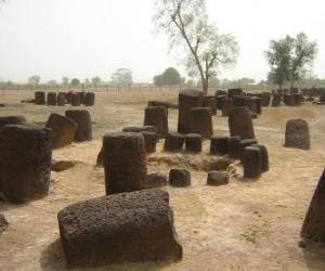 puzzel Stone Circles van Senegambia, omvatten 93 steencirkels en tal van grafheuvels. Senegal en Gambia.