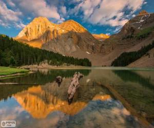 puzzel Vijver in de Pyreneeën, Catalonië, Spanje